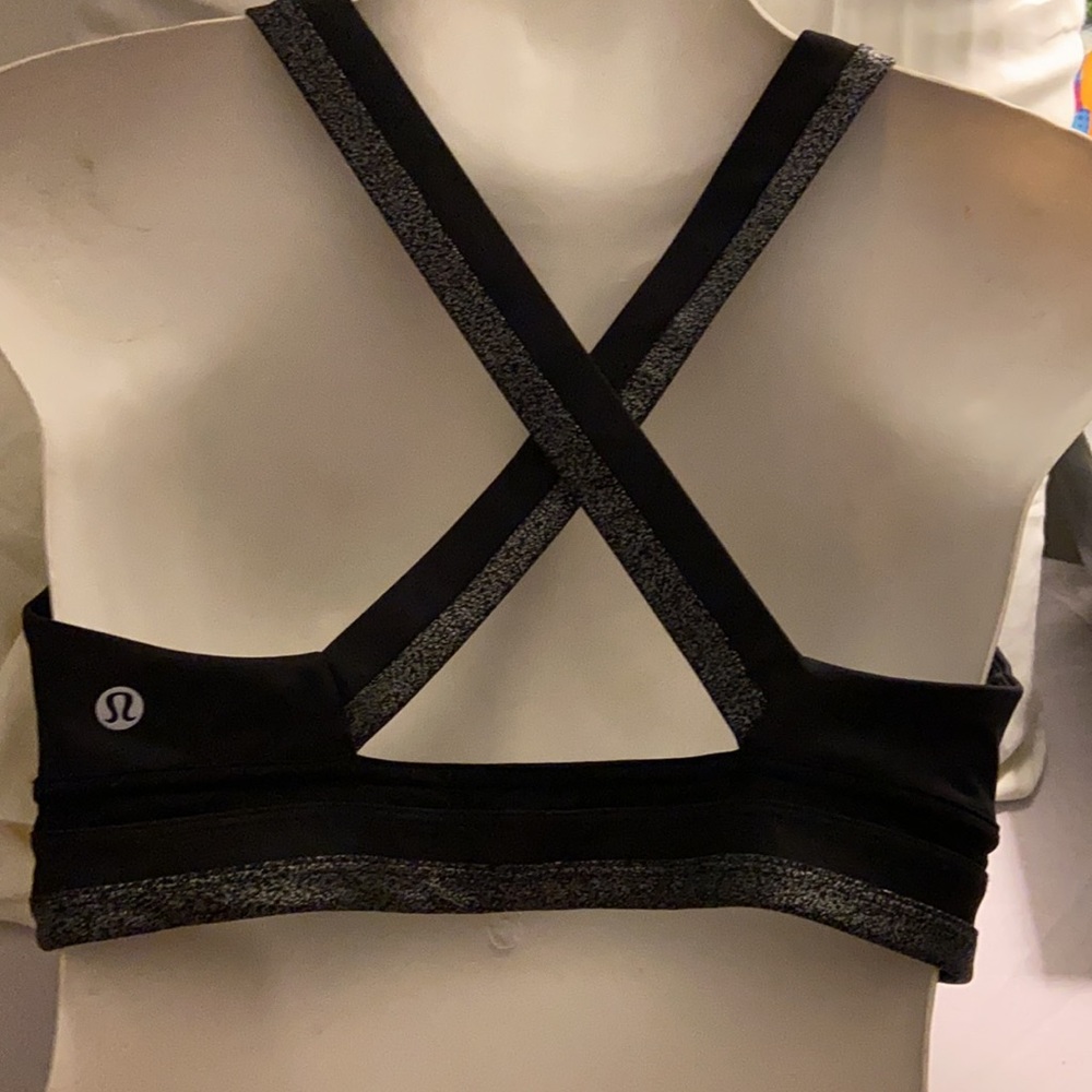 Lululemon - Picture 2 of 4